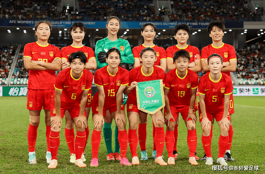 0-1到1-1！中国女足绝境爆发中国女足，王珊珊破门，韩国队主帅忍不住咆哮！中国女足