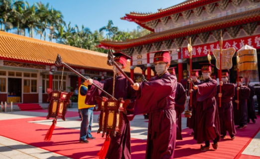 台湾各地举行盛大祭孔典礼，庆祝孔子诞辰与校园孔庙揭牌