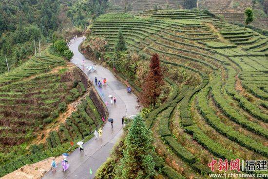 首届泉州市“村韵乐跑”体育文化旅游节在安溪感德举办