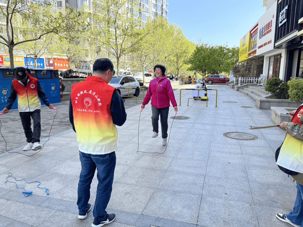 【创建运动健身模范市】市北区浮山新区街道同兴路社区全民健身活动