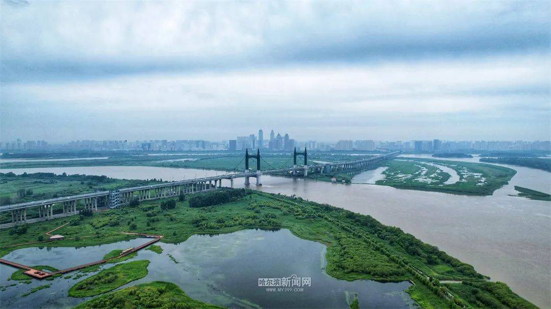 冰城降雨降温，市民尽享凉爽天气