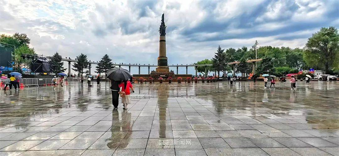 冰城降雨降温，市民尽享凉爽天气