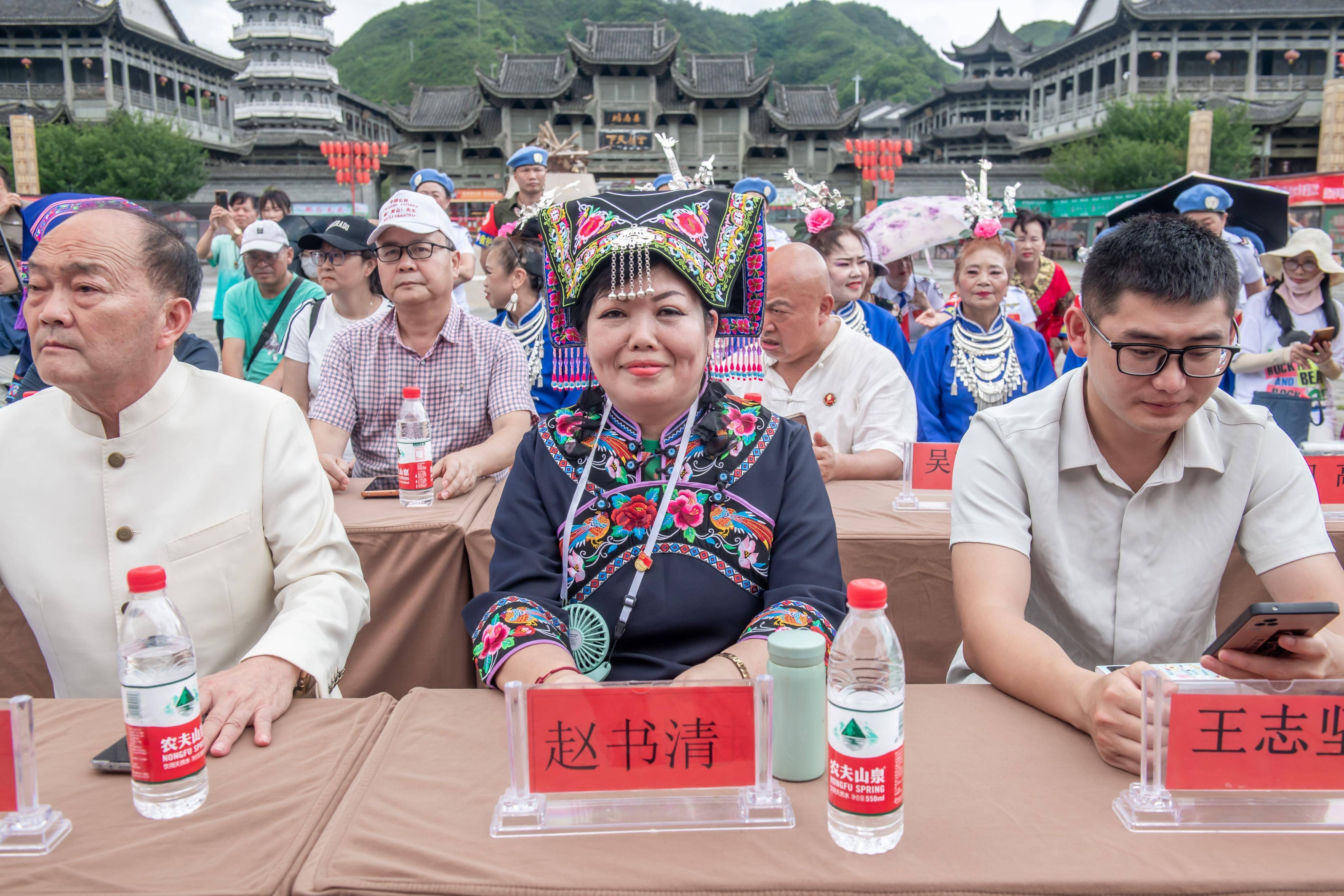 首届民歌好声音超级联赛新闻发布会在贵州举行