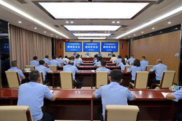 潍坊市潍城公安分局召开打击整治网络谣言专项行动新闻发布会