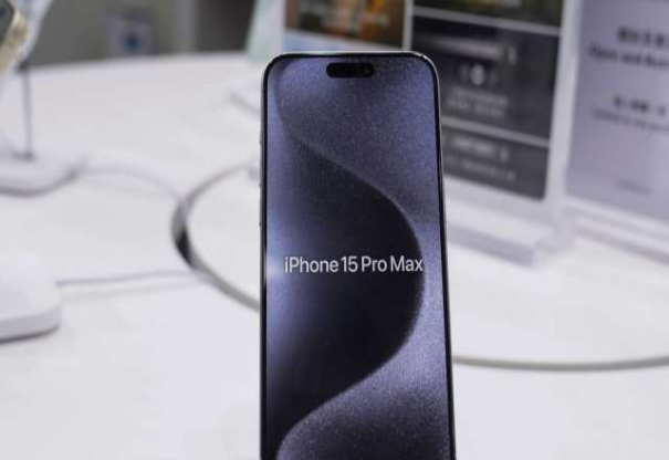 苹果在中国市场采取降价策略，为iPhone 15系列和其他产品提供农历新年优惠