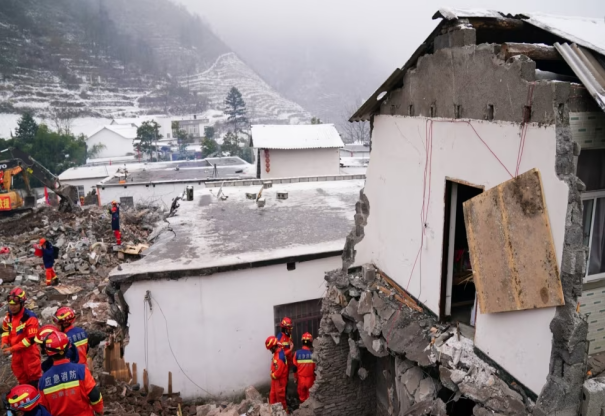 《云南》山体滑坡已致31人死亡，数十人失踪，习近平呼吁加大救援力度