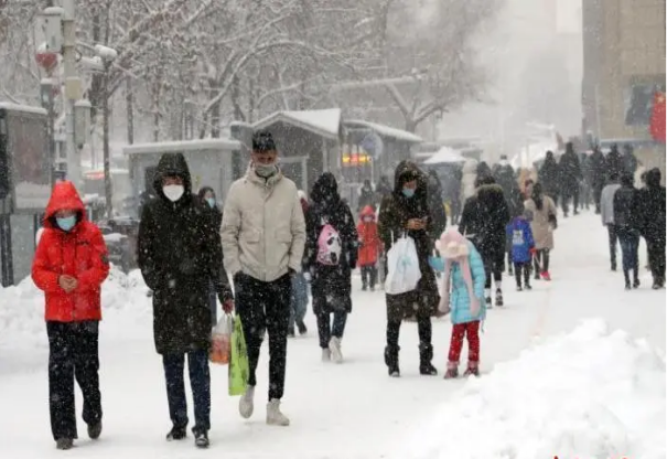 中国气象局：暴雪、大风、大雾、冰冻四级预警同时发布